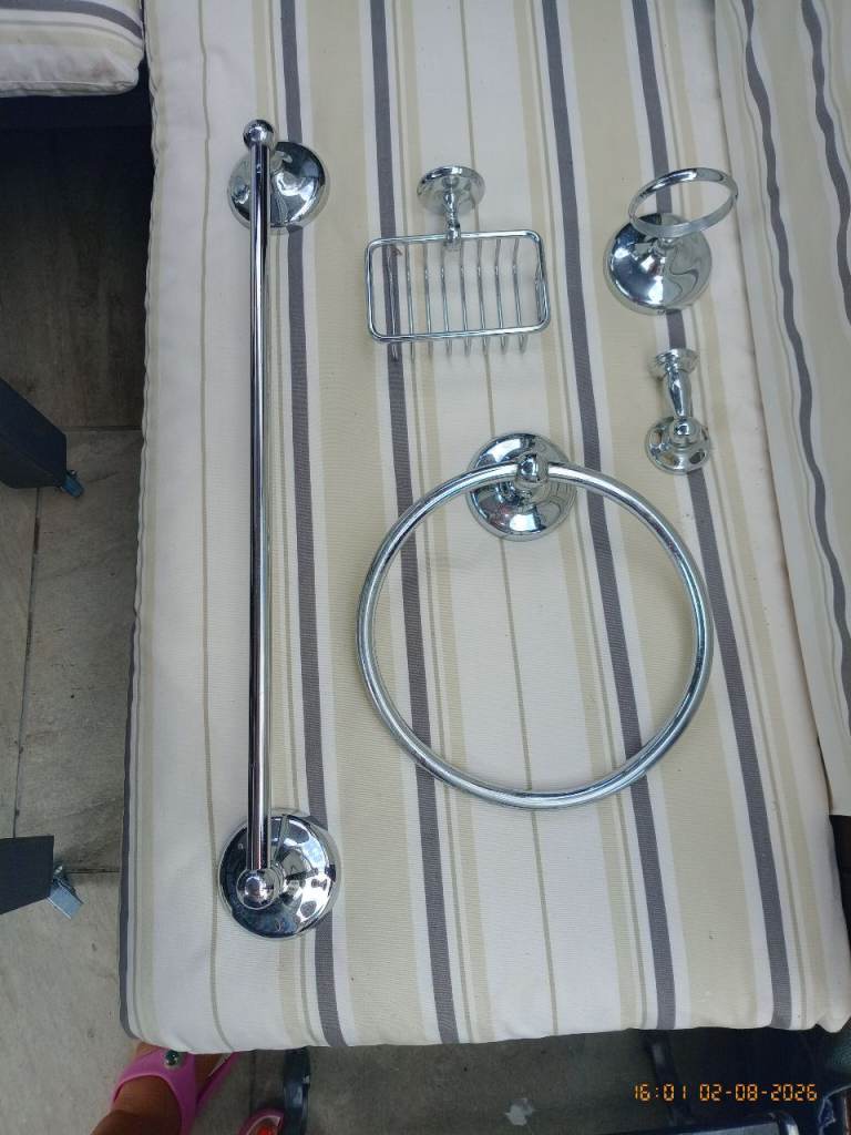Giuseppe Cantu Chrome Bathroom Fittings Set – Good Condition