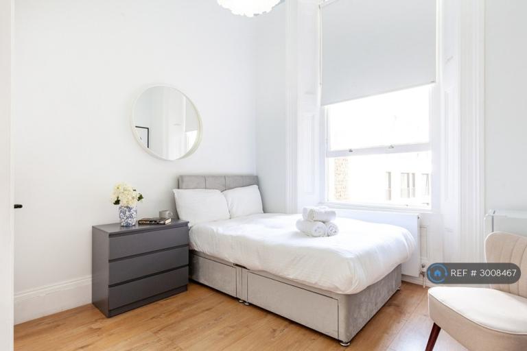 Studio flat in Kensington Garden Square, London, W2 (#3008467)