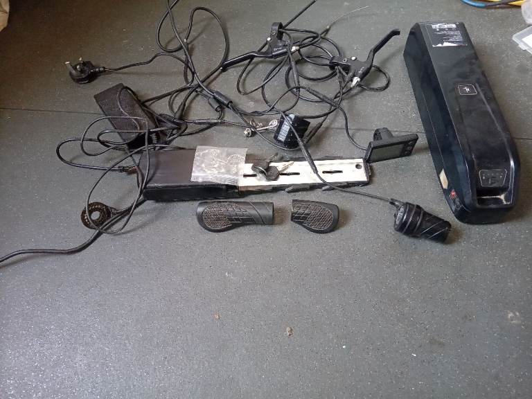 Bike Brake Levers and Cables - Black, Good Condition