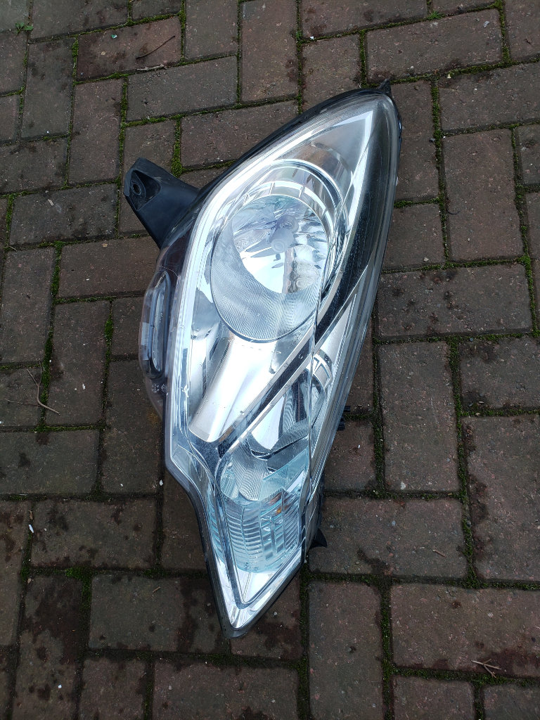 Citreon DS3 driver side