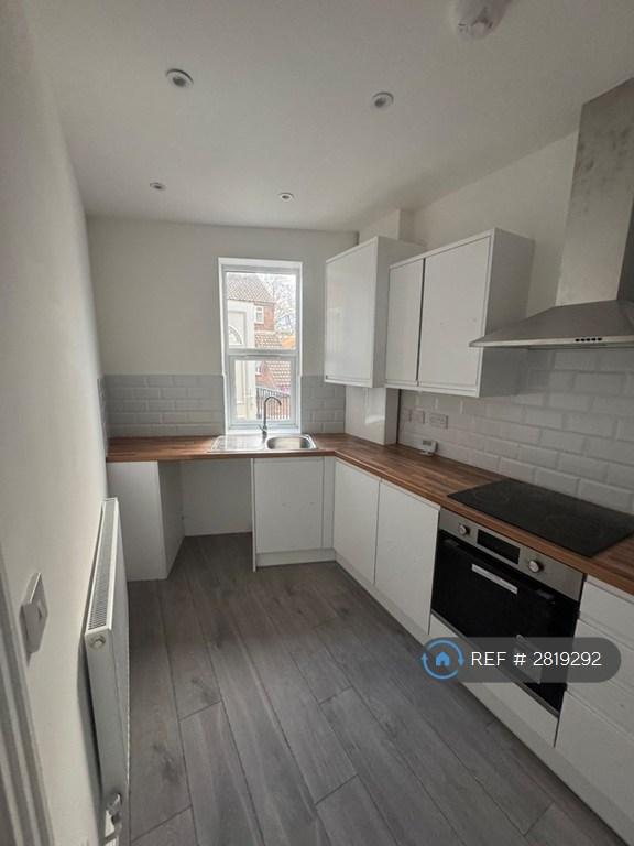 2 bedroom flat in Hayes, Hayes, UB3 (2 bed) (#2819292)