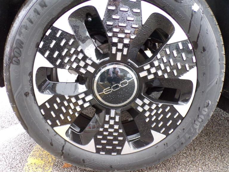 2025 Fiat 600 1.2 Hybrid 48V La Prima 5dr eDCT-6 HATCHBACK PETROL Automatic