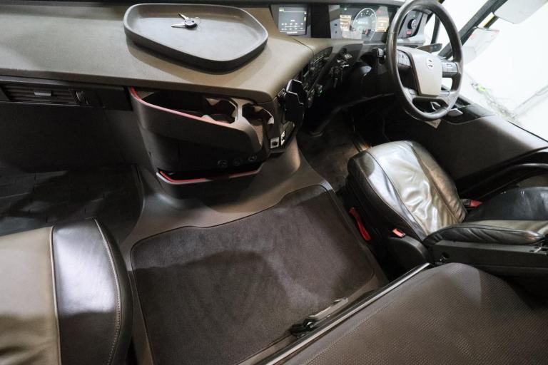 2020 (70 PLATE) Volvo FH460 6x2 Euro 6 Tractor Units