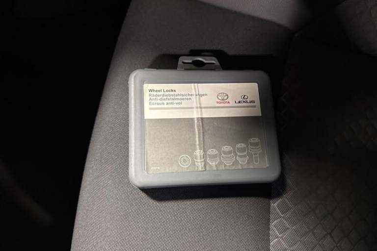 2022 Toyota C-HR 1.8 VVT-h GPF Design SUV 5dr Petrol Hybrid CVT Euro 6 (s/s) (122 ps) Automa SUV ...