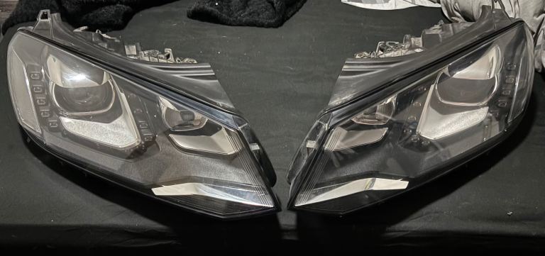 Vw Touareg 2014 genuine  LED xenon dynamic  Headlights Left and right 