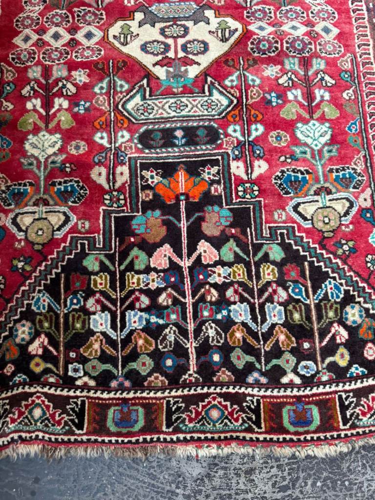 Vintage Persian handmade wool rug. 220 cm x 146 cm.