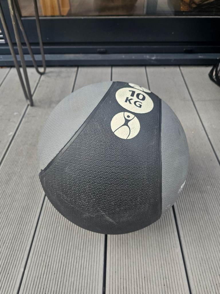 10KG Medicine Ball – Grey/Black, Good Condition