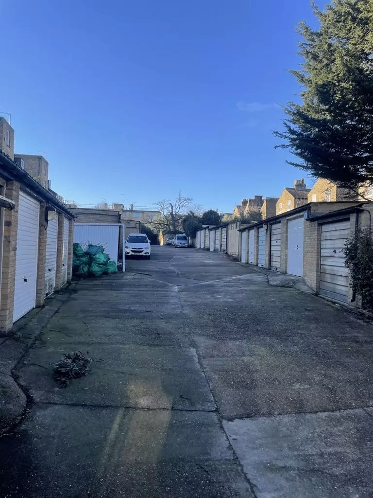 Garage for rent in the heart of Balham
