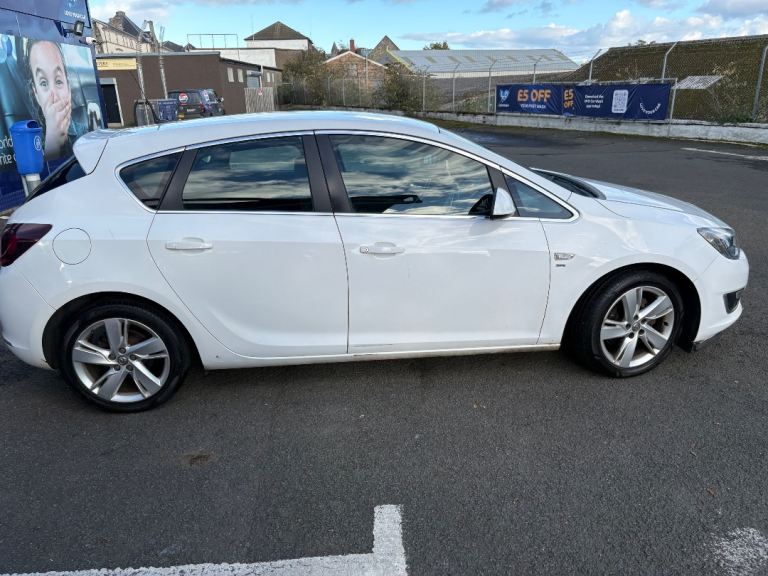 Vauxhall, ASTRA, Hatchback, 2013, Manual, 1598 (cc), 5 doors