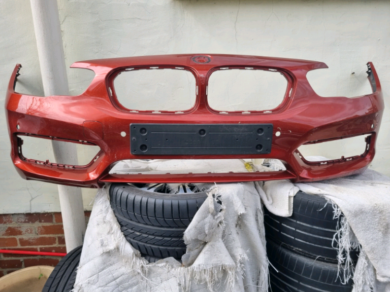 BMW 1 SERIES - F20/ F21 - FRONT BUMPER - SE - parking sensors
