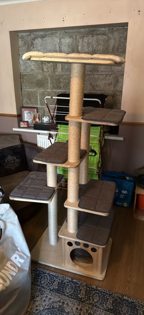 Cat tree 