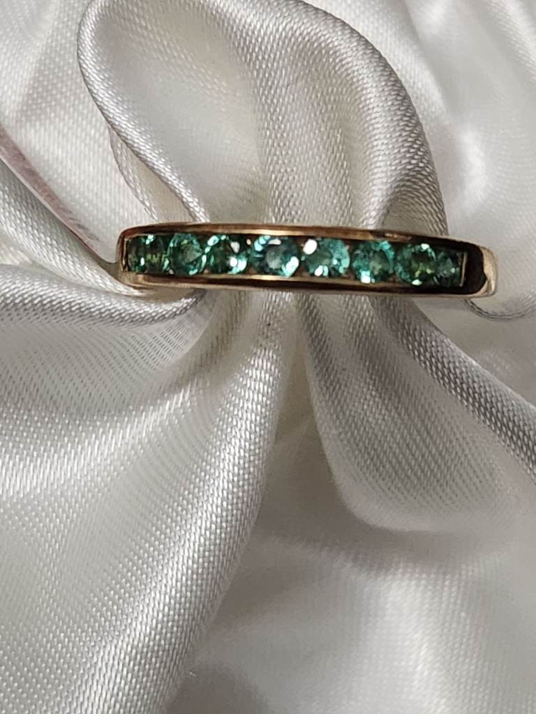 GOLD RING 9ct Ring Size Q yellow Gold Grade AA Boyaca Columbian Emerald Half Eternity Band 