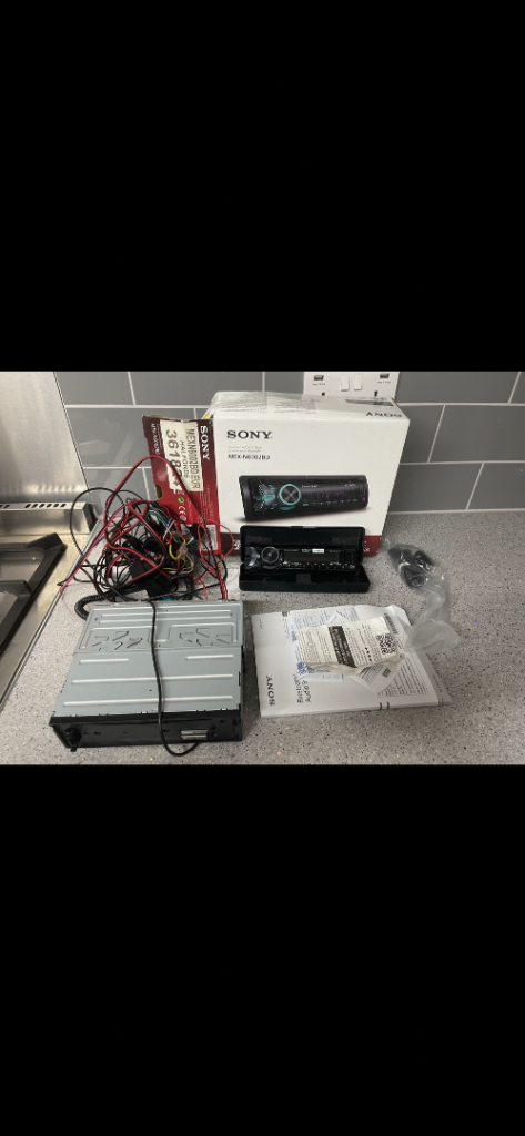 Sony mex-n6002bd car stereo with DAB and Bluetooth