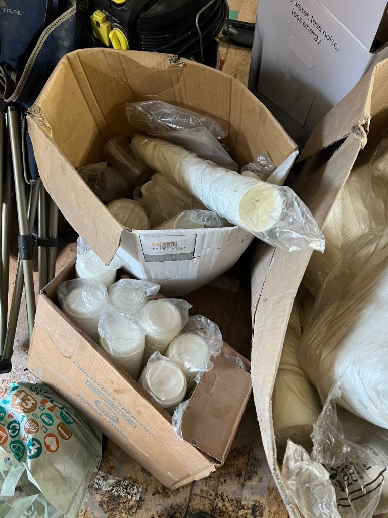 Various food packaging & cups