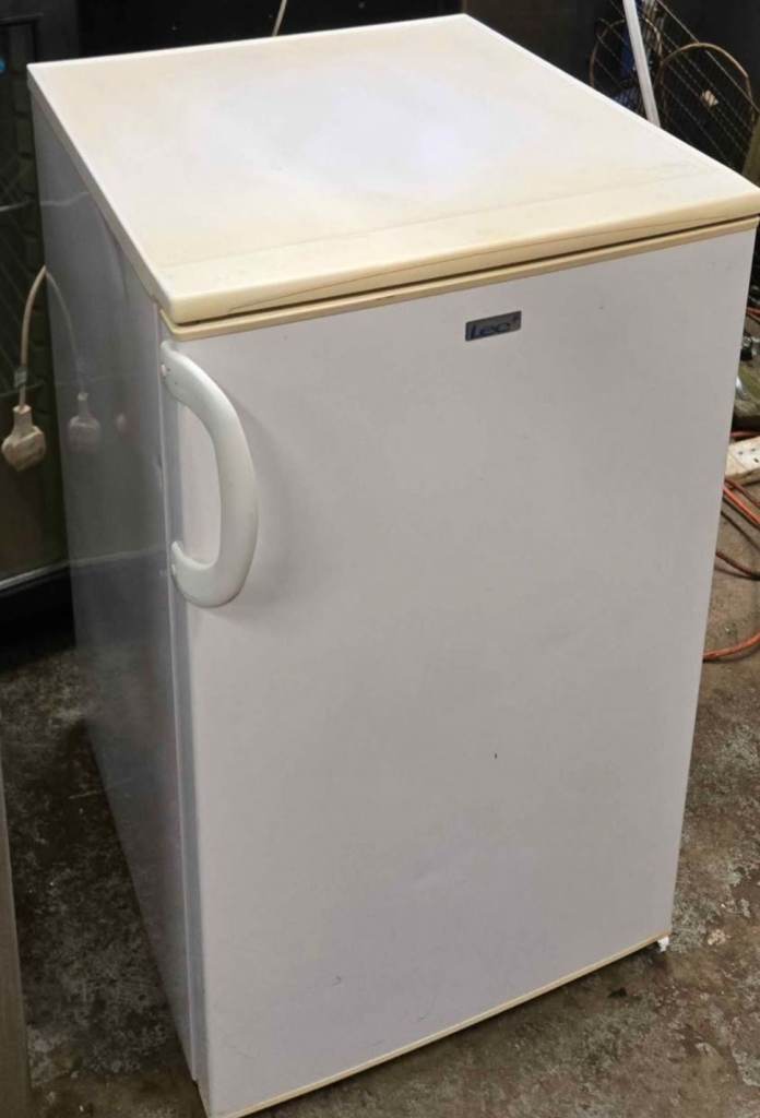 Lec R5026w Under counter FRIDGE Freezer, A+ rated