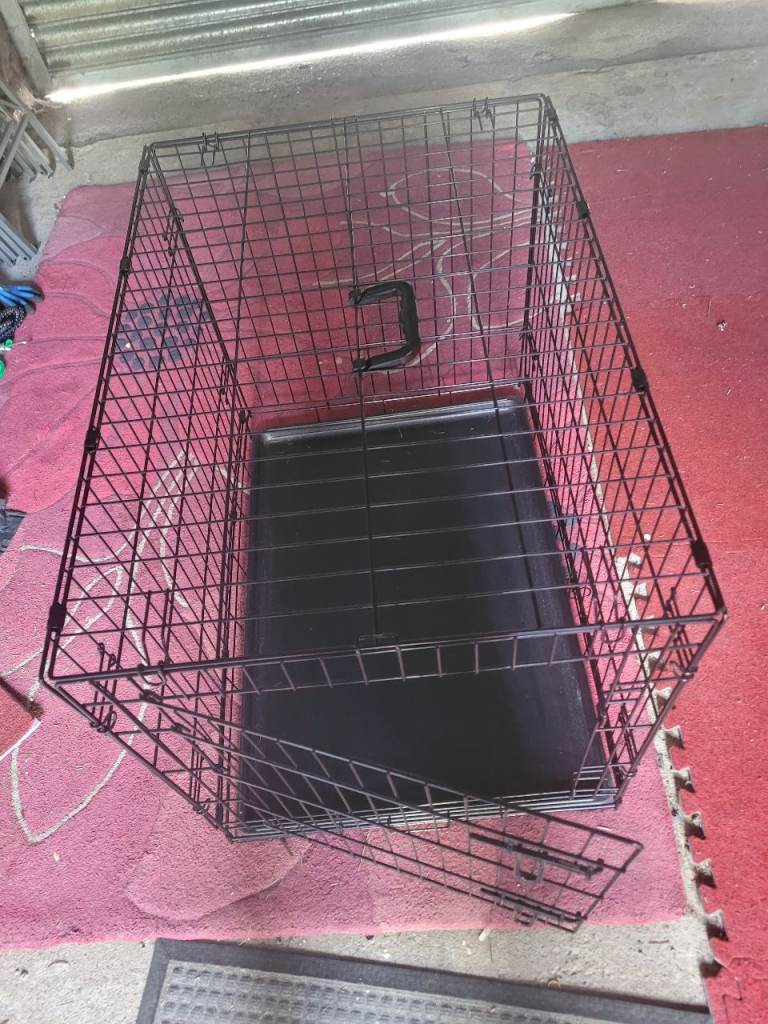 Medium dog crate