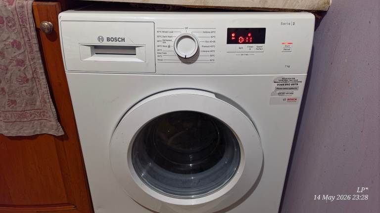 Bosch Serie 4 Washing Machine – White, Good Condition