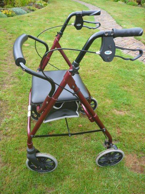 4 Wheel Rollator / Mobility Walker