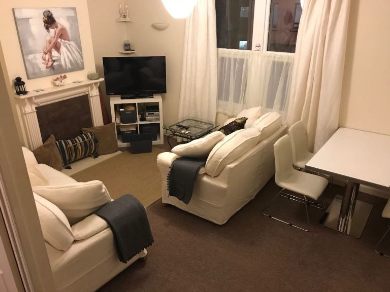 BS3 Victoria park.Gorgeous Large  2 double bedroomed apartment 