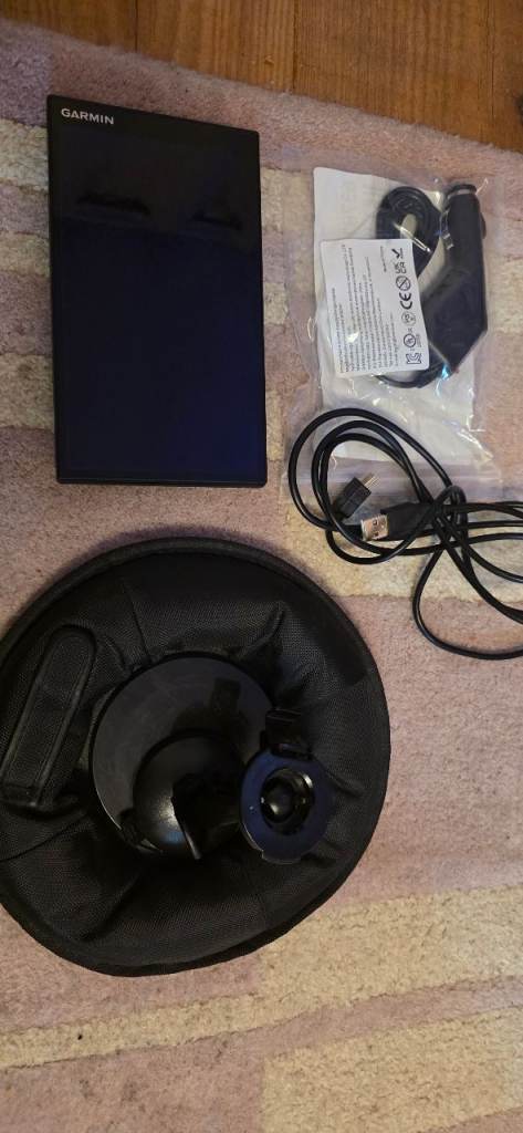 Garmin DriveSmart™ 65 with Amazon Alexa sat nav GPS navigator free map updates.