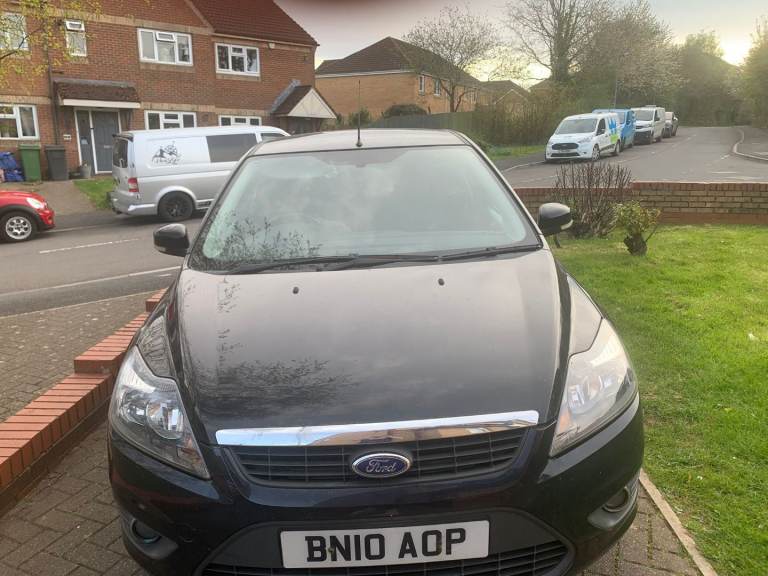 Black ford focus £35 tax 