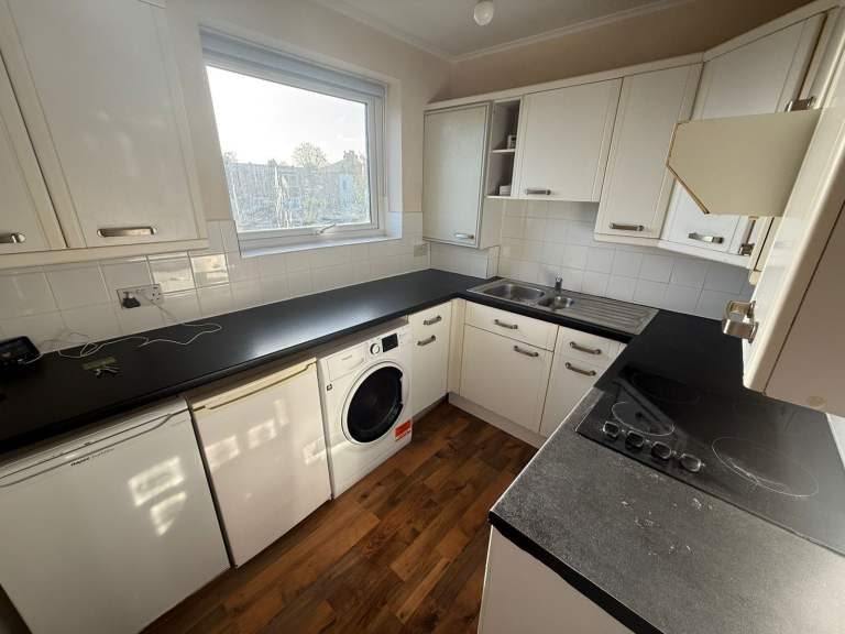 Lovely 1 bedroom flat in nice quiet residential area