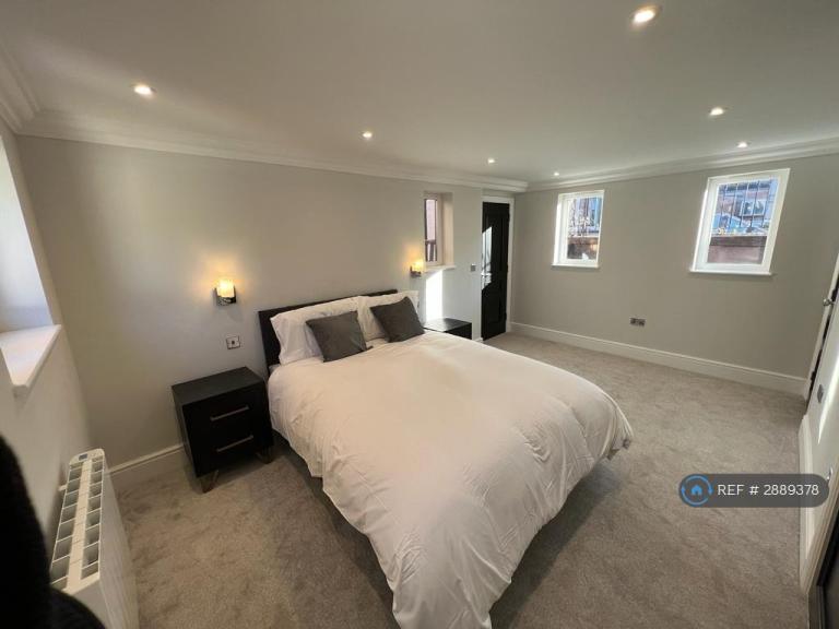 1 bedroom flat in Hall Gate, Doncaster, DN1 (1 bed) (#2889378)
