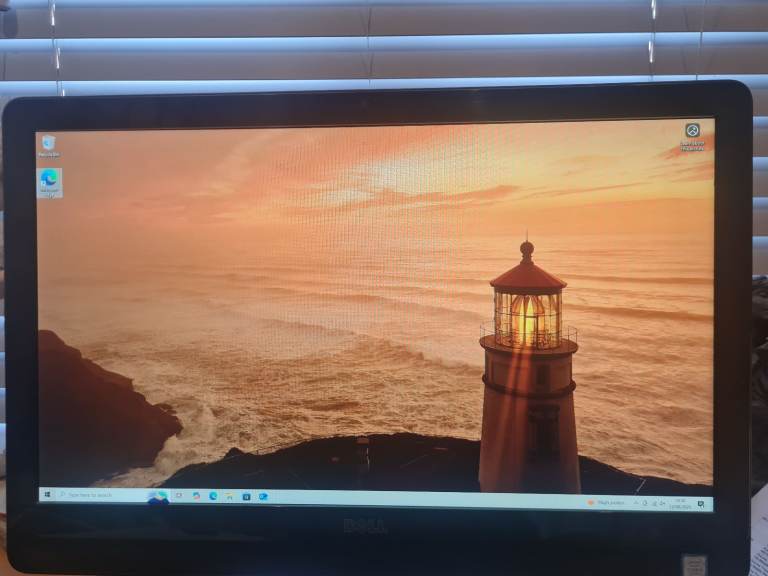 Dell All in one desktop pc Window 10