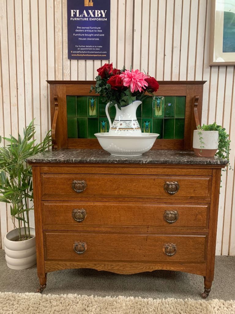 Antique Oak Washstand/Chest of Drawers with Tiled Splashback (needs of some Restoration see details)