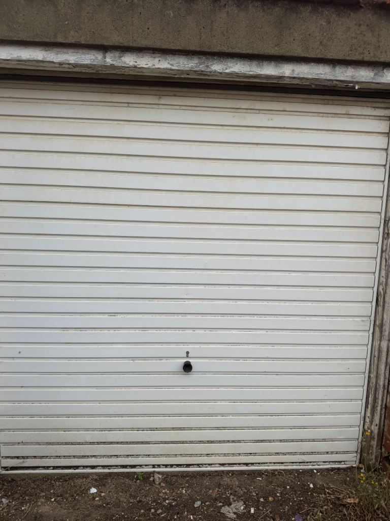 Garage for rent in Hounslow - £100pcm