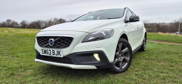 2013 Volvo V40 D2 Cross Country Lux 5dr HATCHBACK Diesel Manual