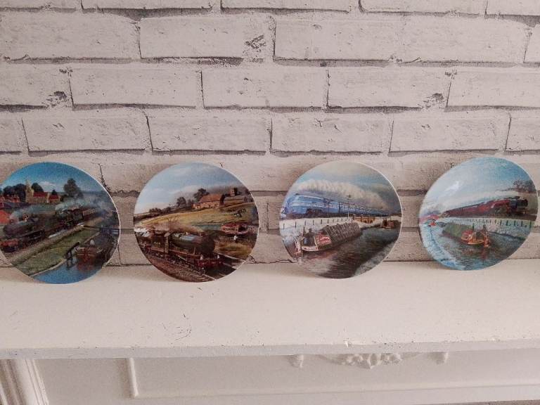 Set of 4 Vintage Steam Train Collector Plates – Good Condition