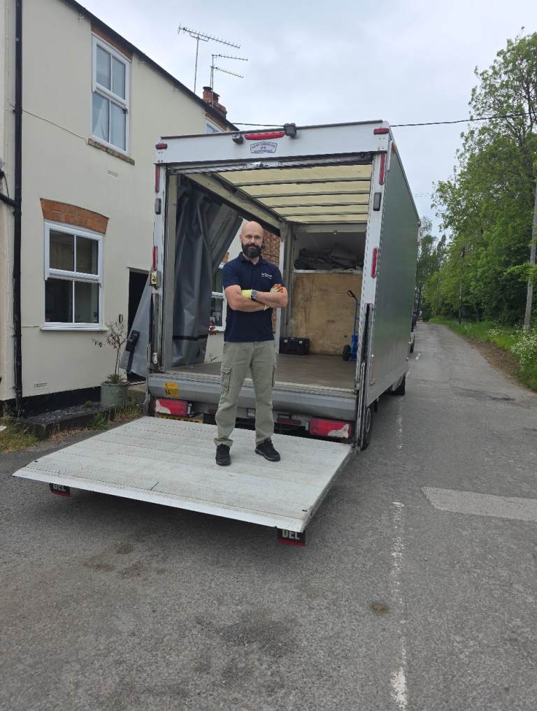 Man & Van — Thame, Princes Risborough & High Wycombe | 101★ Reviews | Luton Tail-Lift