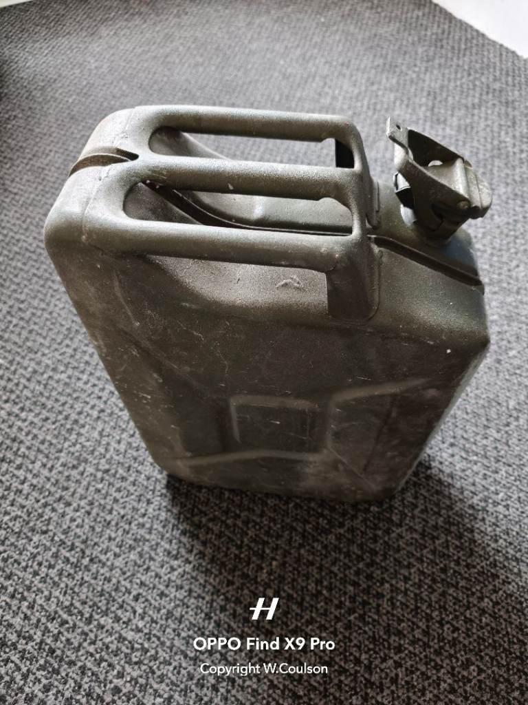 Military jerry can