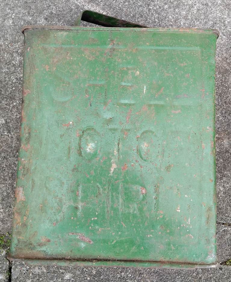 Vintage Shell 2 gallon petrol can.