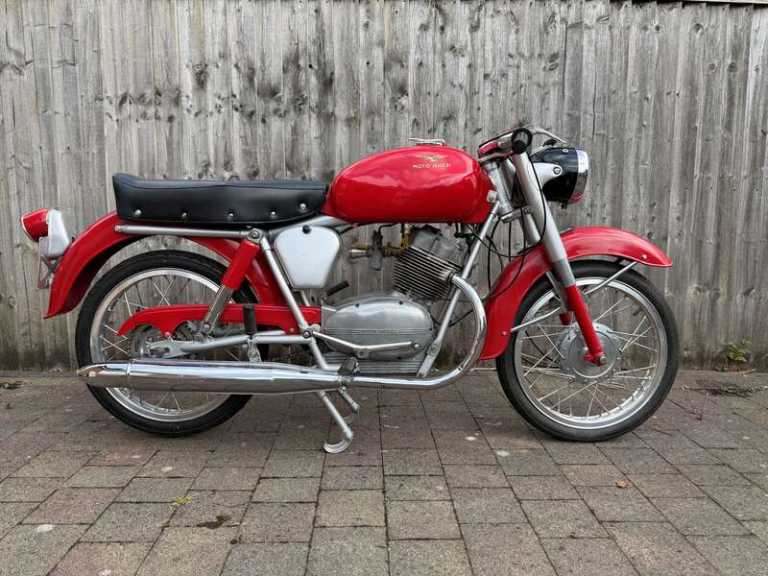 Moto Guzzi 125 STORNELLO Manual
