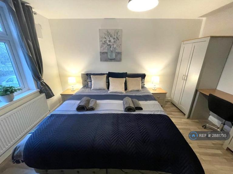 1 bedroom flat in Marlborough Road, Gillingham, ME7 (1 bed) (#2881755)