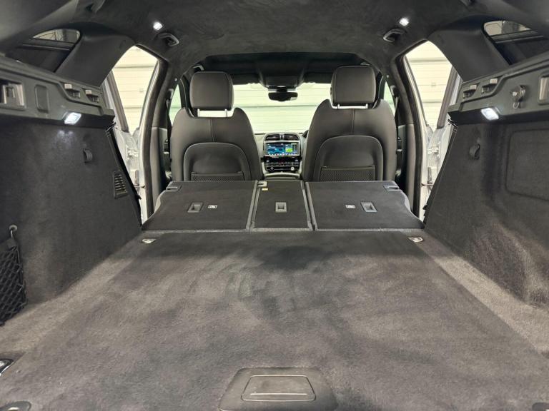 2019 Jaguar F-Pace 2.0 D180 R-Sport SUV 5dr Diesel Auto AWD Euro 6 (s/s) (180 ps) ESTATE Diesel A...