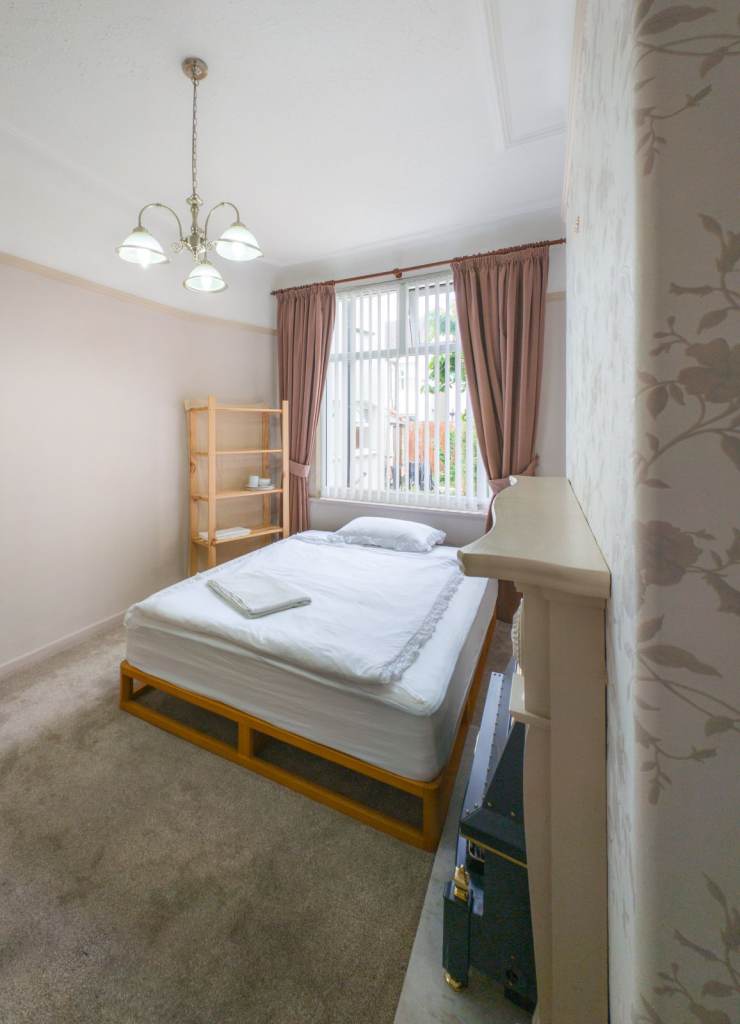 Big Double Rooms - near Central Park, Pet Friendly !!