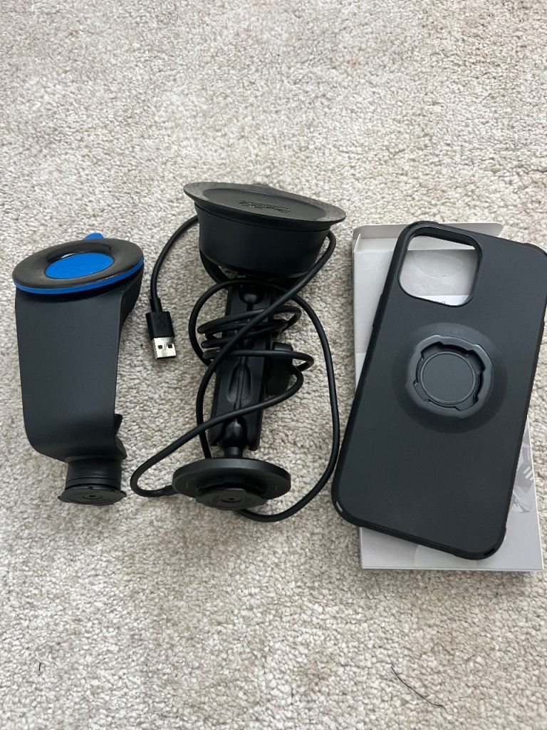 Quad Lock car(rapid charge) / phone holders