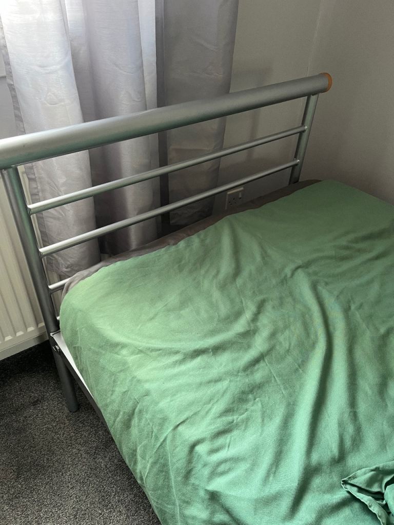 Single bed with mattress 