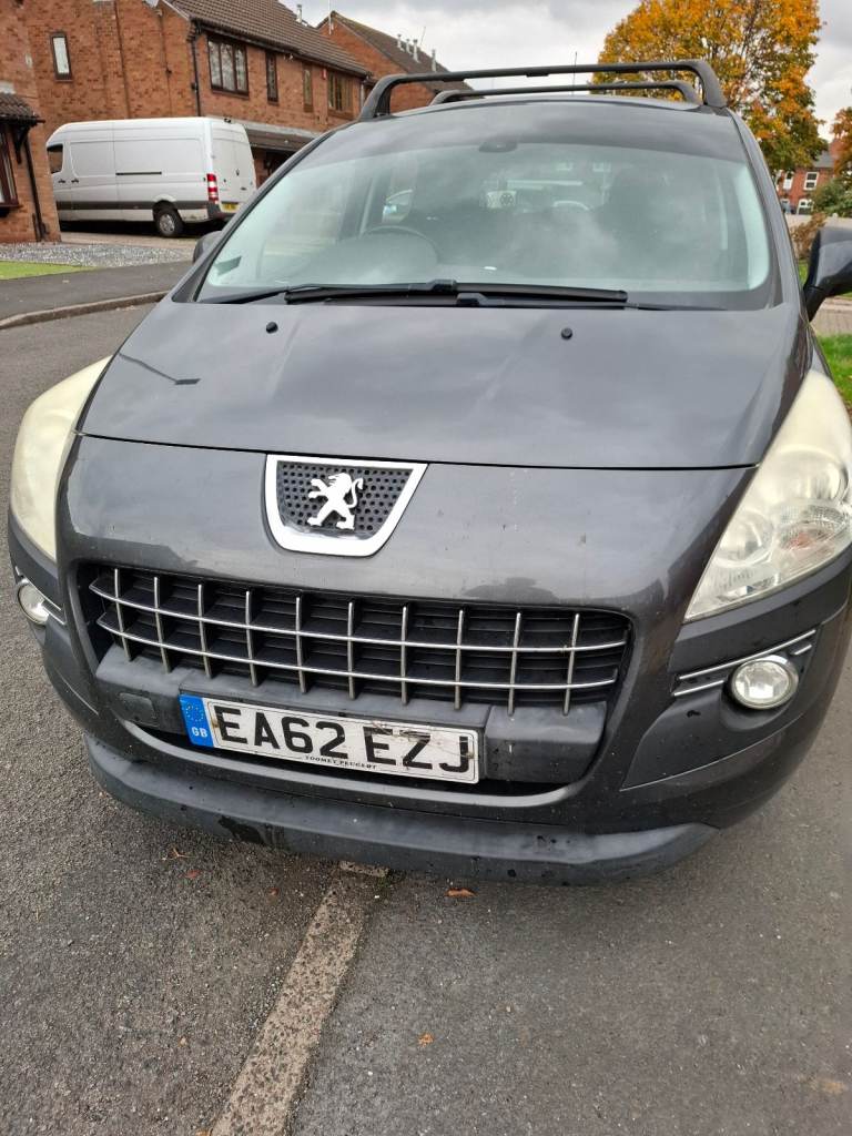 Peugeot, 3008, Hatchback, 2012, Semi-Auto, 1560 (cc), 5 doors