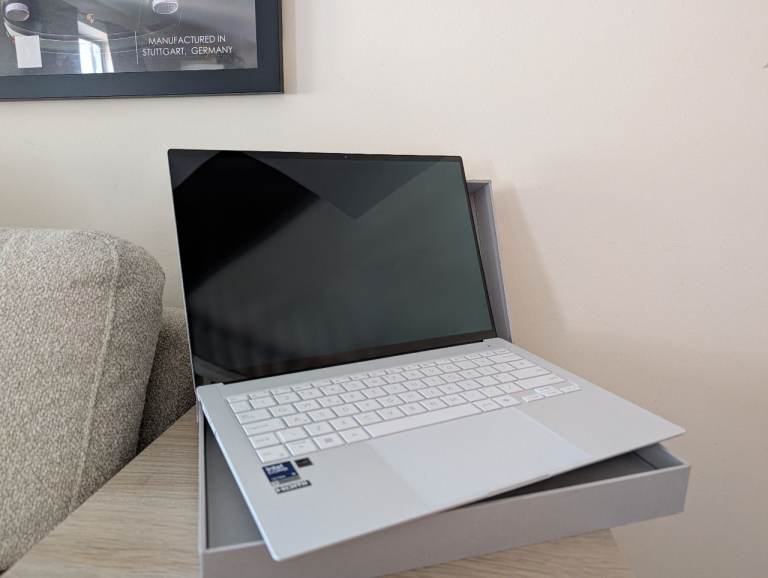 Asus ZenBook S14 UX5406 Laptop, Intel core Ultra 9, 32GB, OLED TOUCHSCREEN