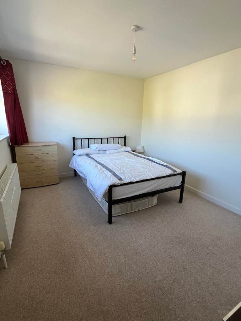 Double room with bathroom to rent in South Knighton LE2