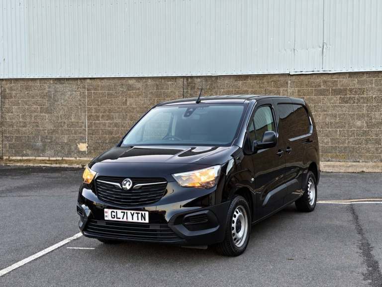 2022 Vauxhall Combo 2300 1.5 Turbo D 100ps H1 Dynamic Crew Van PANEL VAN Diesel Manual