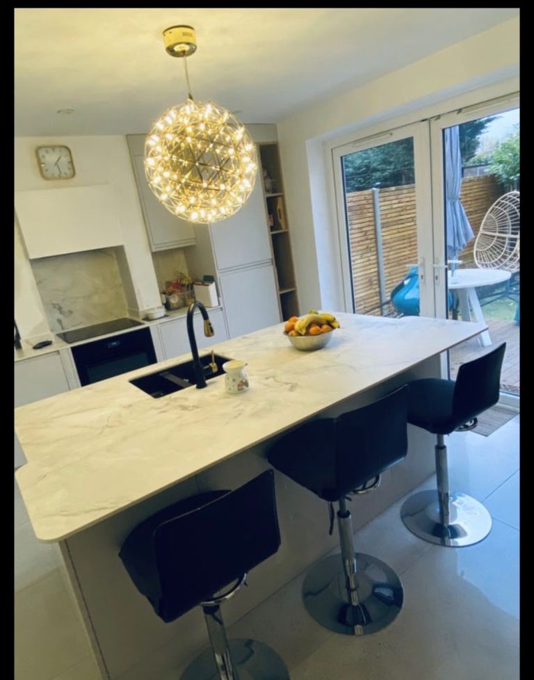 Spacious Double Room to Let – Ealing