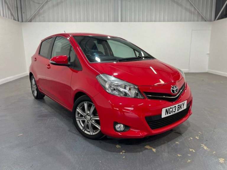 2013 Toyota Yaris 1.33 VVT-i SR 5dr HATCHBACK PETROL Manual