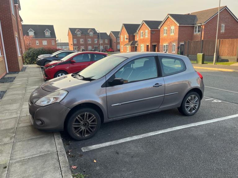 Renault Clio 1.2, 2011, petrol