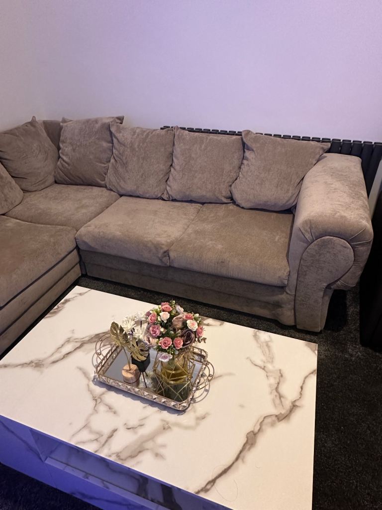 Verona Plush Velvet Corner Sofa – Like New