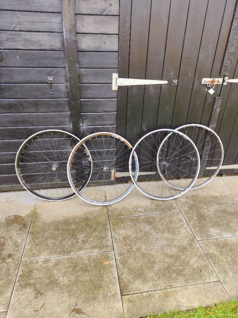 Road bike wheelsets - Shimano and Planet X